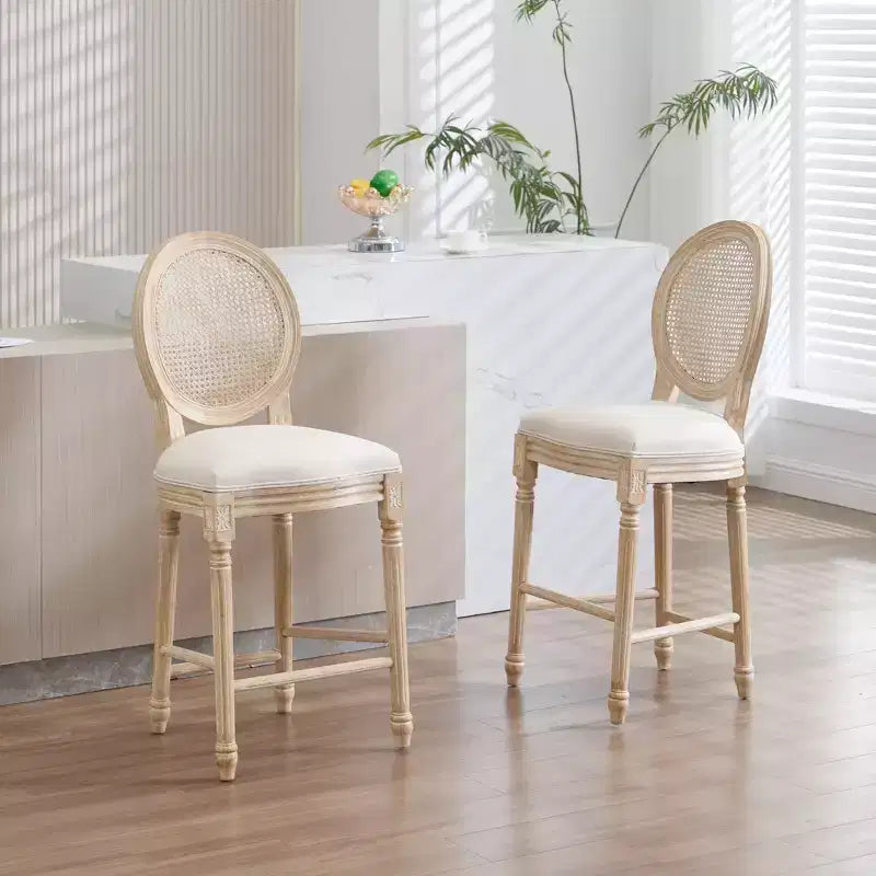 Set di 2 sgabelli da bar French Country 26, schienale rotondo in rattan naturale imbottito, intaglio con trafilatura, beige