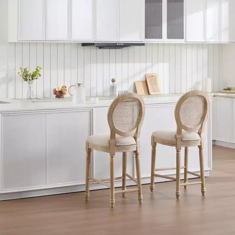 Set di 2 sgabelli da bar French Country 26, schienale rotondo in rattan naturale imbottito, intaglio con trafilatura, beige