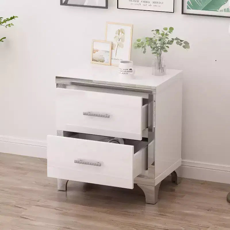 Comodino Whisen elegante laccato lucido, comodino a specchio con maniglia in metallo e 2 cassetti