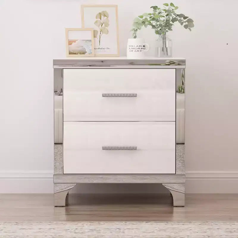 Comodino Whisen elegante laccato lucido, comodino a specchio con maniglia in metallo e 2 cassetti