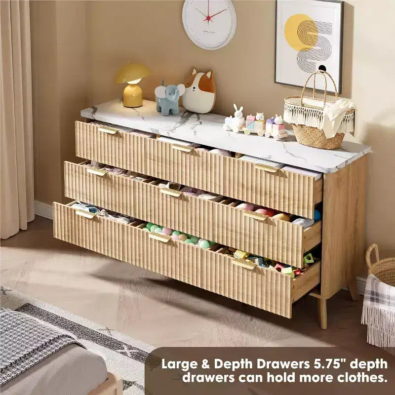 Cassettiera scanalata a 9 cassetti, comò in legno largo 154 cm con cassetti profondi, per camera da letto, soggiorno o corridoio