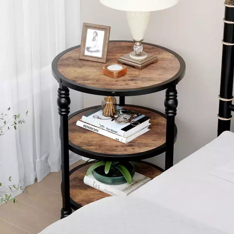 Tavolino rotondo, Tavolino d'appoggio a 3 ripiani per soggiorno con ripiani e struttura in metallo, Tavolino da notte/Comodino in stile industriale e legno per camera da letto