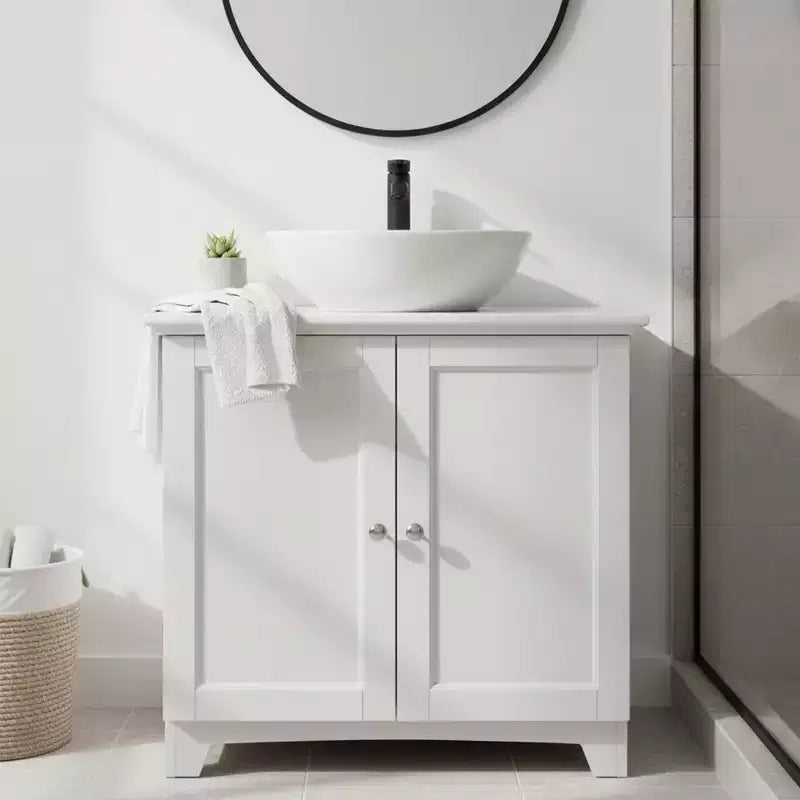 Armadietto contenitore a doppia anta Redmon in stile Shaker, Mobile moderno in legno, Bianco
