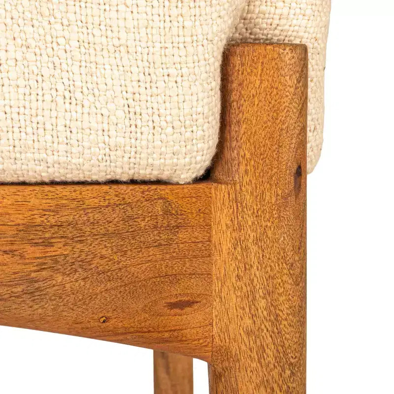Sgabello Storied Home in legno di mango e tessuto bouclé, naturale