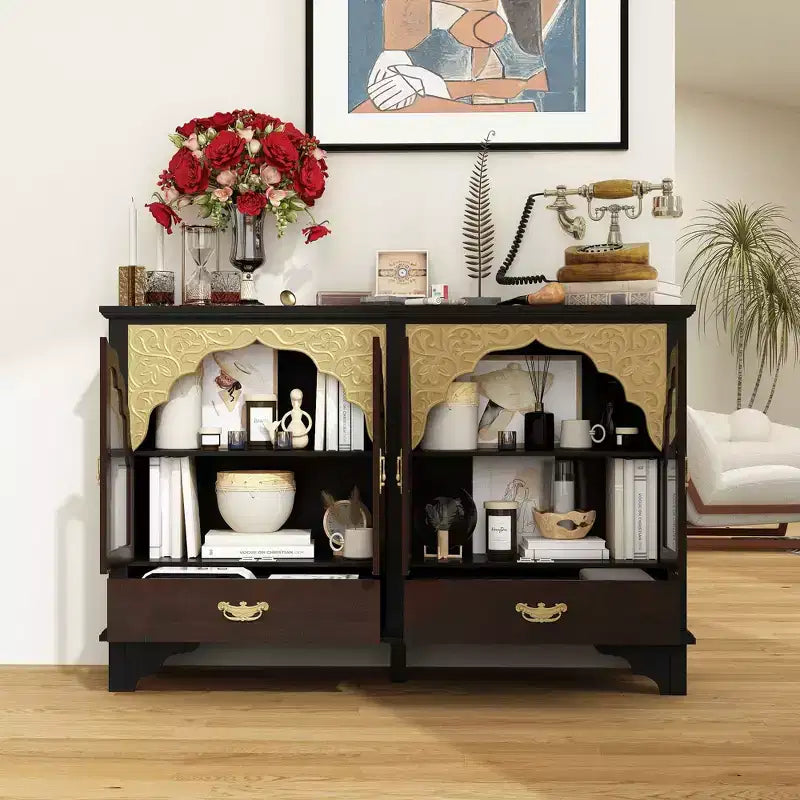 Hitow Mobile Buffet Vintage di Lusso: Finitura Nera e Marrone, Accenti Intagliati Dorati + Anta in Vetro, Contenitore a Cassetti, Credenza Ornata per Sala da Pranzo