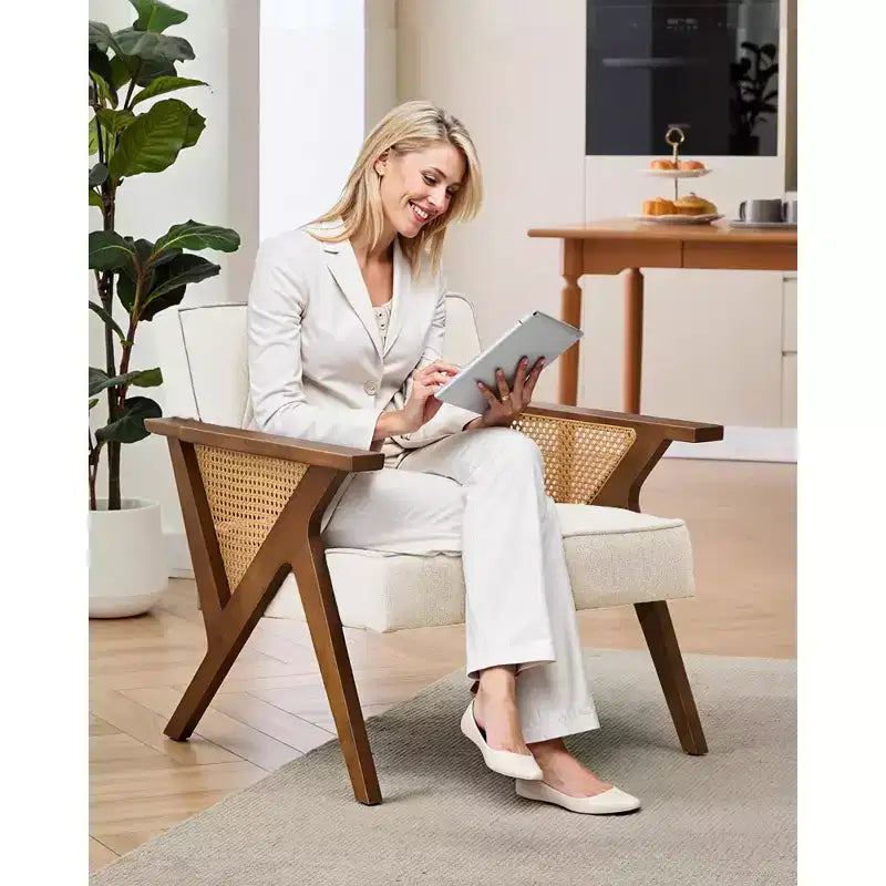 Poltrona imbottita in lino, sedia da trucco vintage in rattan in stile moderno di metà secolo con braccioli e gambe in legno per soggiorno camera da letto