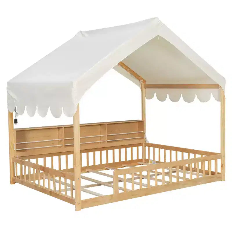 Letto a terra full-size con luce a LED, letto a terra in legno a forma di casa con librerie portaoggetti, recinzione e tenda per bambini e bambine