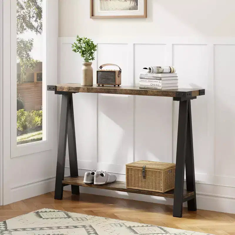 Tavolo Consolle a 2 Ripiani in Stile Fattoria da 43,3" con Struttura in Metallo e MDF, Tavolino Stretto da Divano con Contenitore, Tavolino Dietro il Divano per Ingresso, Soggiorno, Corridoio