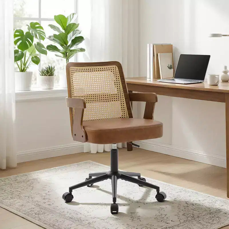 Sedia da ufficio Bekrvio in stile metà secolo, sedia a braccioli in legno curvato di noce con schienale in canna, sedia da scrivania girevole regolabile