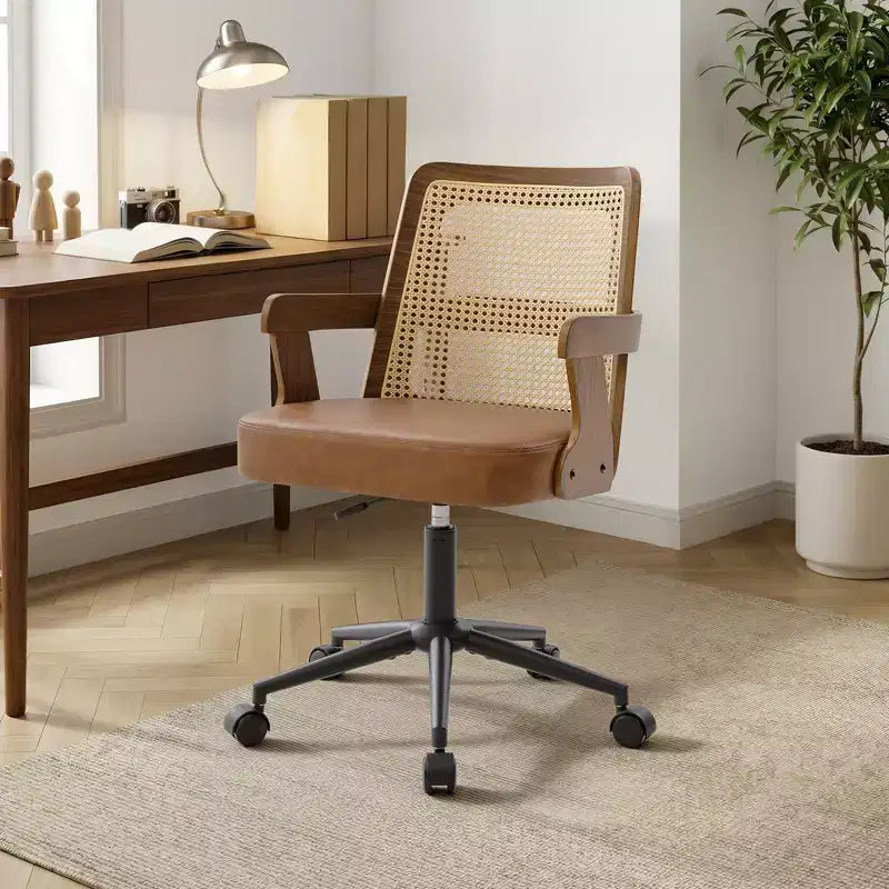Sedia da ufficio Bekrvio in stile metà secolo, sedia a braccioli in legno curvato di noce con schienale in canna, sedia da scrivania girevole regolabile