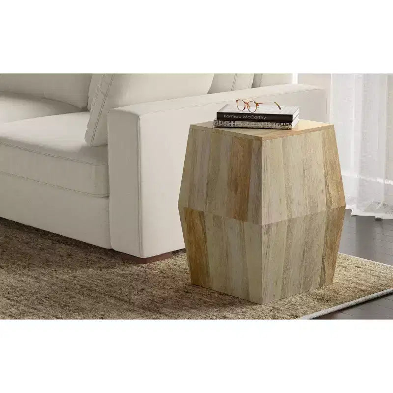 Tavolino Irregolare Contemporaneo Oaklynn in LEGNO MASSICCIO DI MANGO, larghezza 40 cm, completamente assemblato