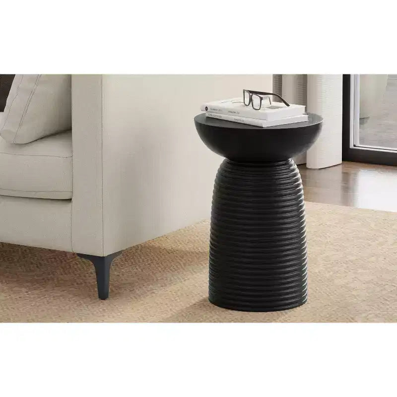 Tavolino d'accento Willis contemporaneo a coste in legno massello di mango, larghezza 33 cm, assemblato