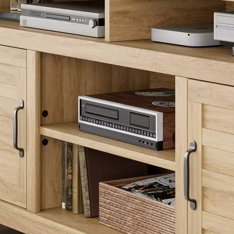 Mobile TV GustoWave da 160 cm, consolle multimediale rustica in stile coloniale con ripiani regolabili in altezza e ante a battente