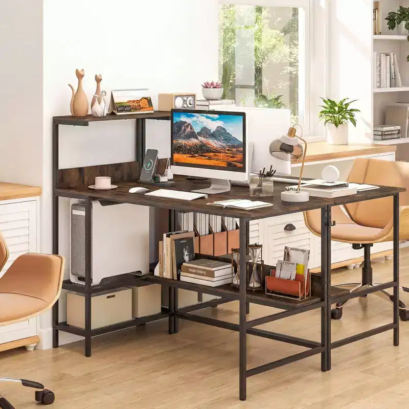 Scrivania per computer Costway 48 con prese di corrente, ripiani e gancio per cuffie per gaming, marrone rustico/bianco/rosa/nero