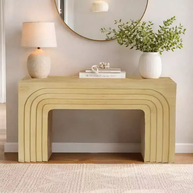 Tavolo Consolle Divano Royal Hampton, 53 Pollici, Arco Scolpito, Legno di Mango Beige Chiaro