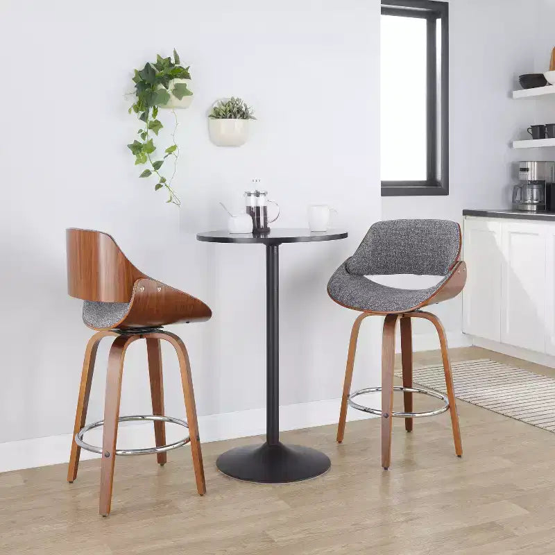Set di 2 sgabelli da bar altezza bancone Fabrizzi noce/cromo/grigio: girevoli, imbottiti, struttura in legno - LumiSource