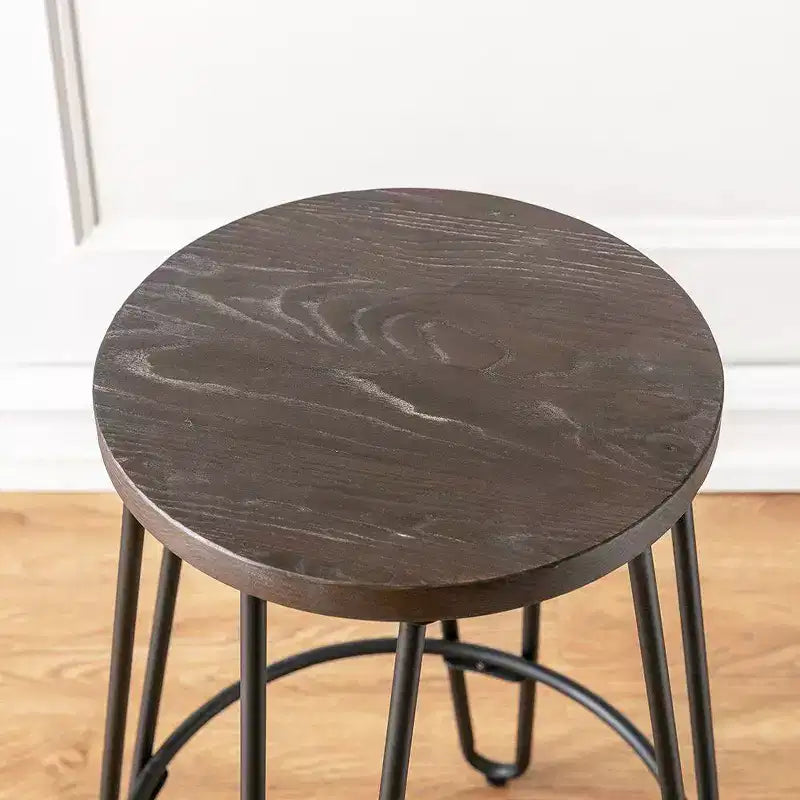 Sgabello da bar Quinn altezza bancone 24" nero - Ace Bayou: Stile industriale moderno, base in acciaio, sedile rotondo in legno