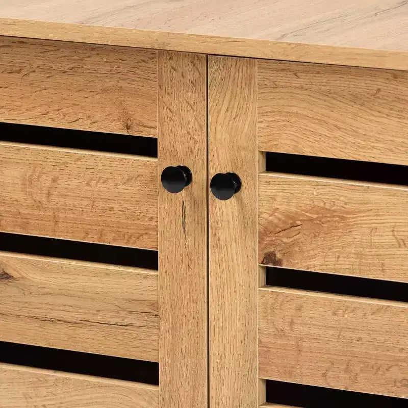 Gisela Wood Armadietto 2 Ante Rovere Marrone/Nero - Baxton Studio: Stile ed Eleganza, 3 Ripiani Fissi