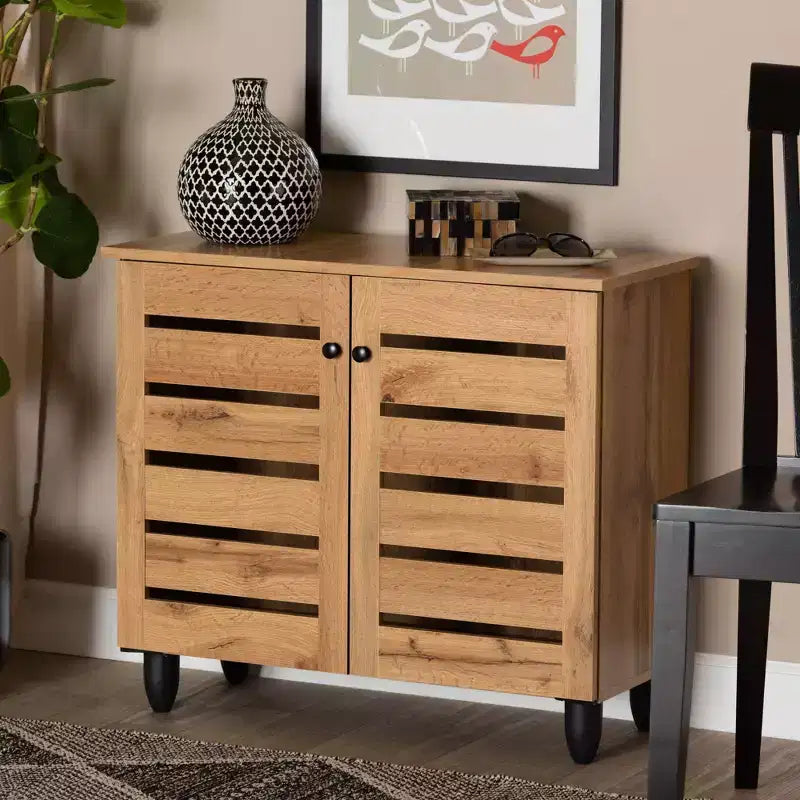 Gisela Wood Armadietto 2 Ante Rovere Marrone/Nero - Baxton Studio: Stile ed Eleganza, 3 Ripiani Fissi