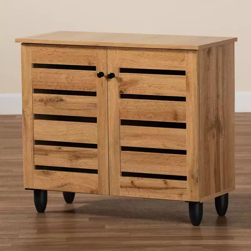 Gisela Wood Armadietto 2 Ante Rovere Marrone/Nero - Baxton Studio: Stile ed Eleganza, 3 Ripiani Fissi