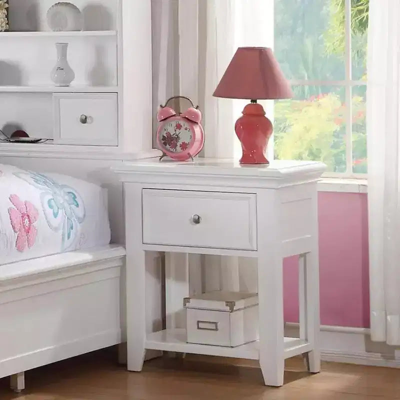 Comodino Lacey bianco da 22" - Acme Furniture: Elegante comodino con contenitore, nessun assemblaggio richiesto