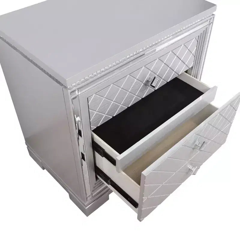 Comodino a 2 cassetti con porta USB, colore argento, stile glamour, 1 persona