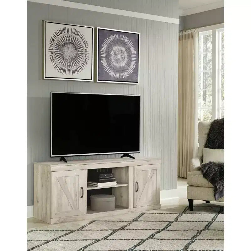 Mobile TV Bellaby da 60" per TV fino a 65" Bianco - Signature Design by Ashley: Consolle multimediale con ripiani regolabili