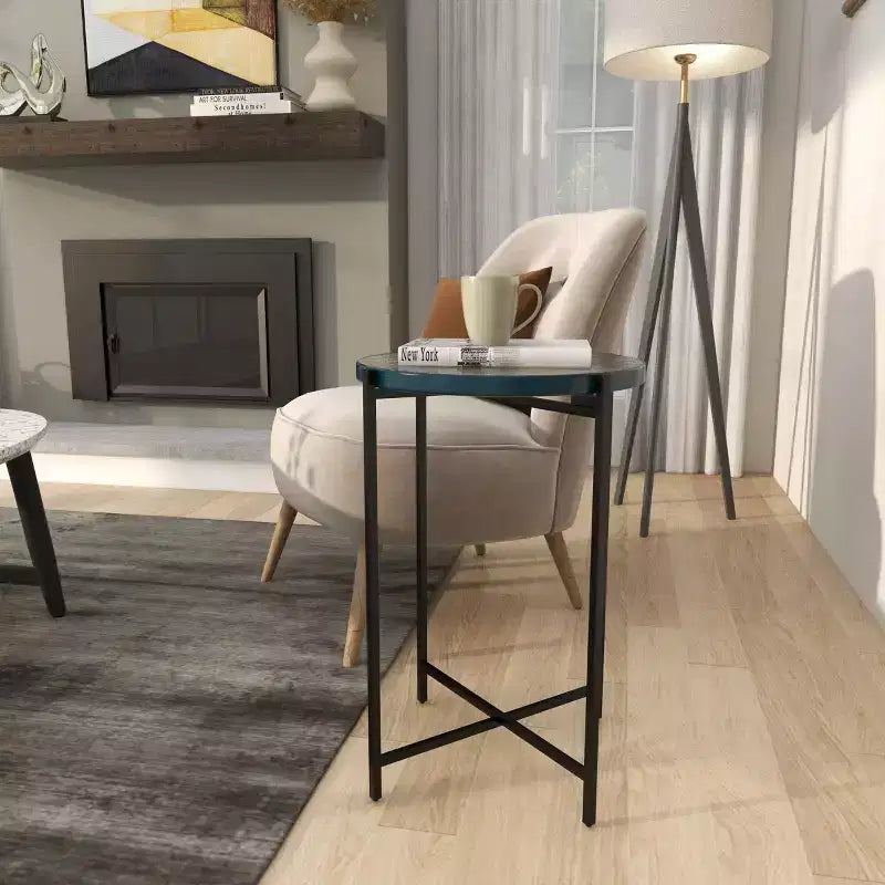 Tavolino accentato a forma di X in metallo Olivia & May con piano in vetro testurizzato nero: design contemporaneo, nessun assemblaggio richiesto