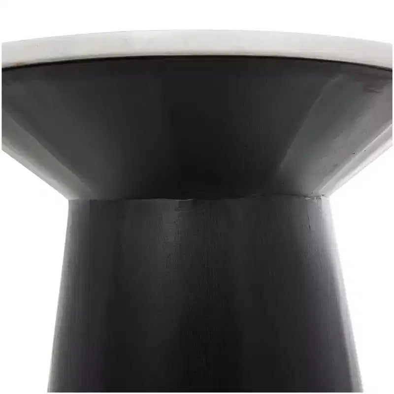 Tavolino d'appoggio geometrico in marmo Olivia & May con base in legno nero, bianco: piedistallo alto 79 cm