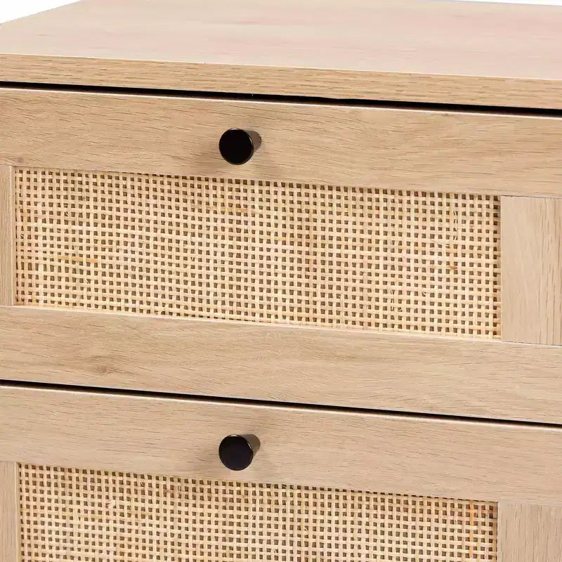 Baxton Studio Sherwin, comodino a 2 cassetti con inserti in rattan intrecciato, marrone chiaro/nero: mobile contenitore di metà secolo, base in metallo
