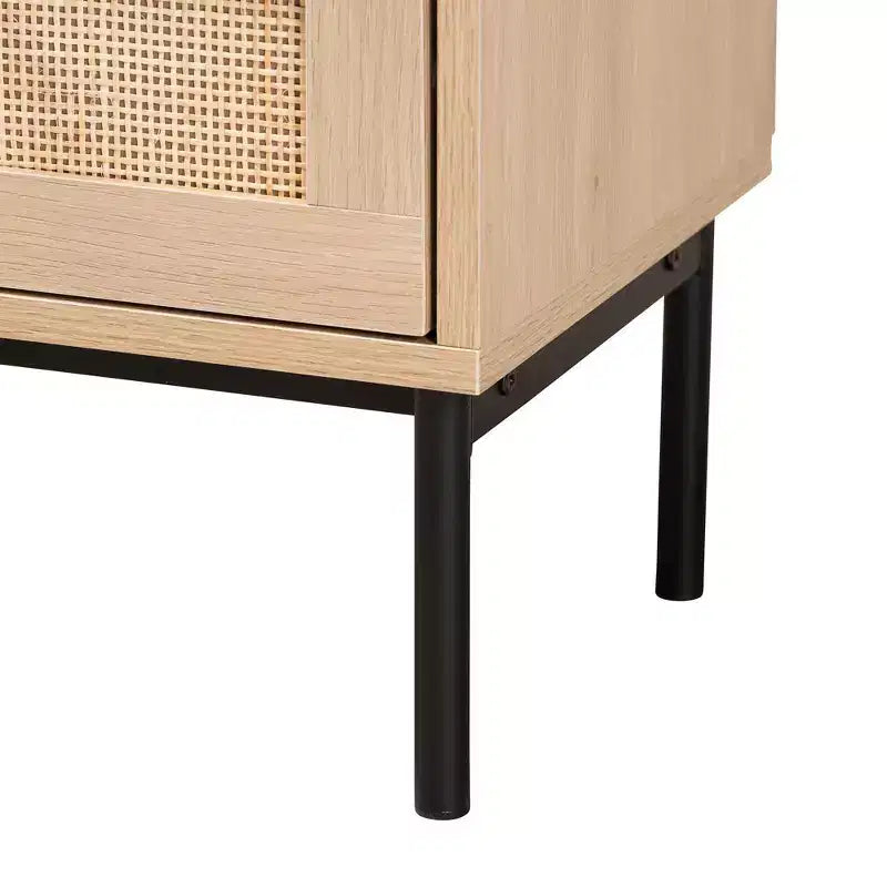 Baxton Studio Sherwin, comodino a 2 cassetti con inserti in rattan intrecciato, marrone chiaro/nero: mobile contenitore di metà secolo, base in metallo
