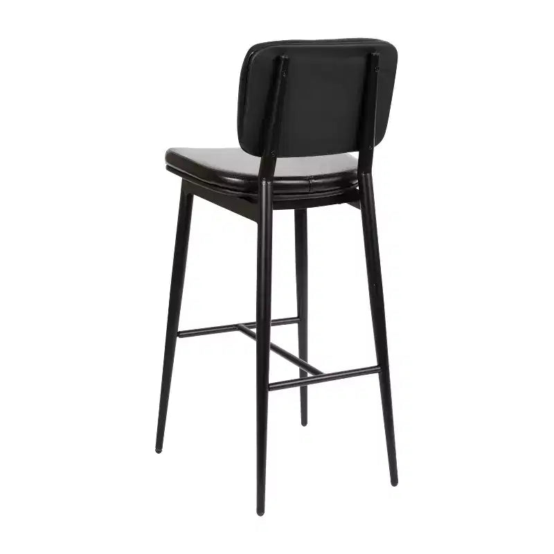 Sgabelli Flash Furniture Kenzie di Grado Commerciale a Schienale Medio - Rivestimento in LeatherSoft - Telaio in Ferro con Poggiapiedi Integrato - Set da 2