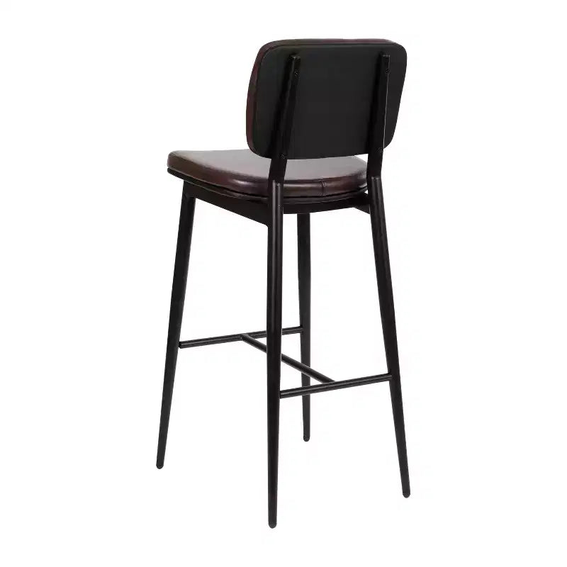 Sgabelli Flash Furniture Kenzie di Grado Commerciale a Schienale Medio - Rivestimento in LeatherSoft - Telaio in Ferro con Poggiapiedi Integrato - Set da 2