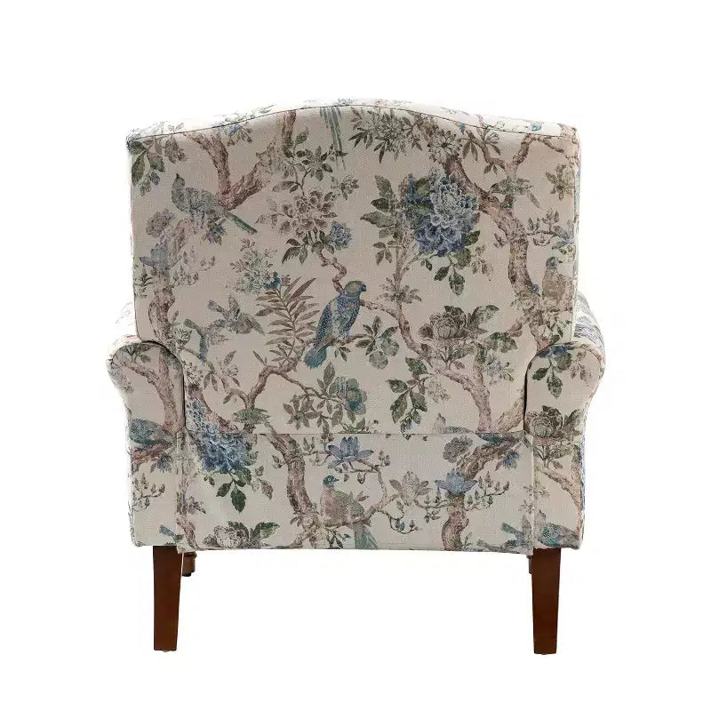 Poltrona da salotto comoda Dani con gambe in legno massello | KARAT HOME