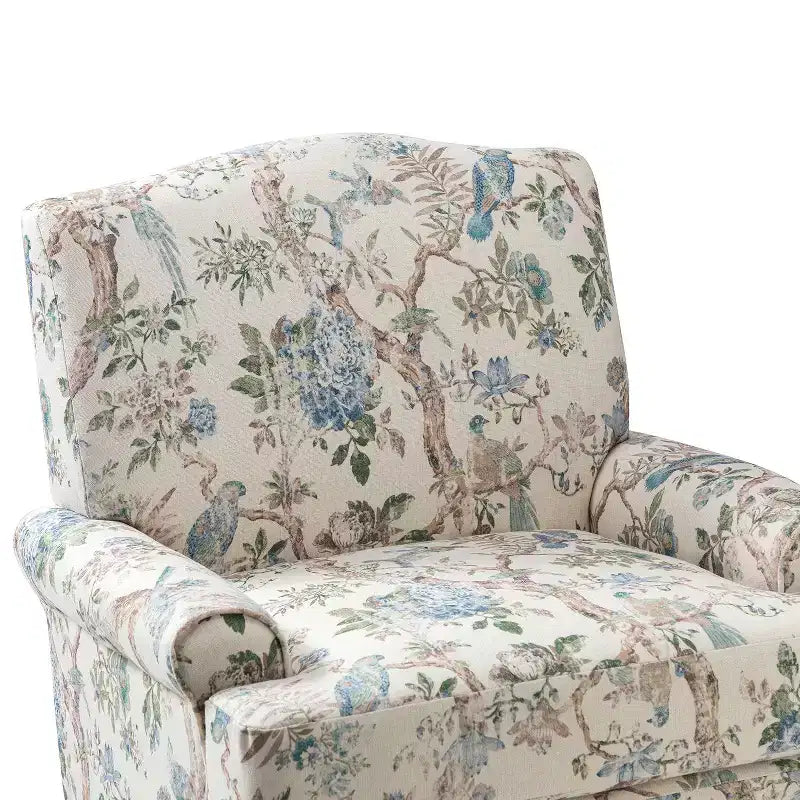 Poltrona da salotto comoda Dani con gambe in legno massello | KARAT HOME