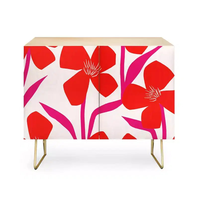 Credenza con fantasia floreale rossa e rosa Maritza Lisa - Deny Designs