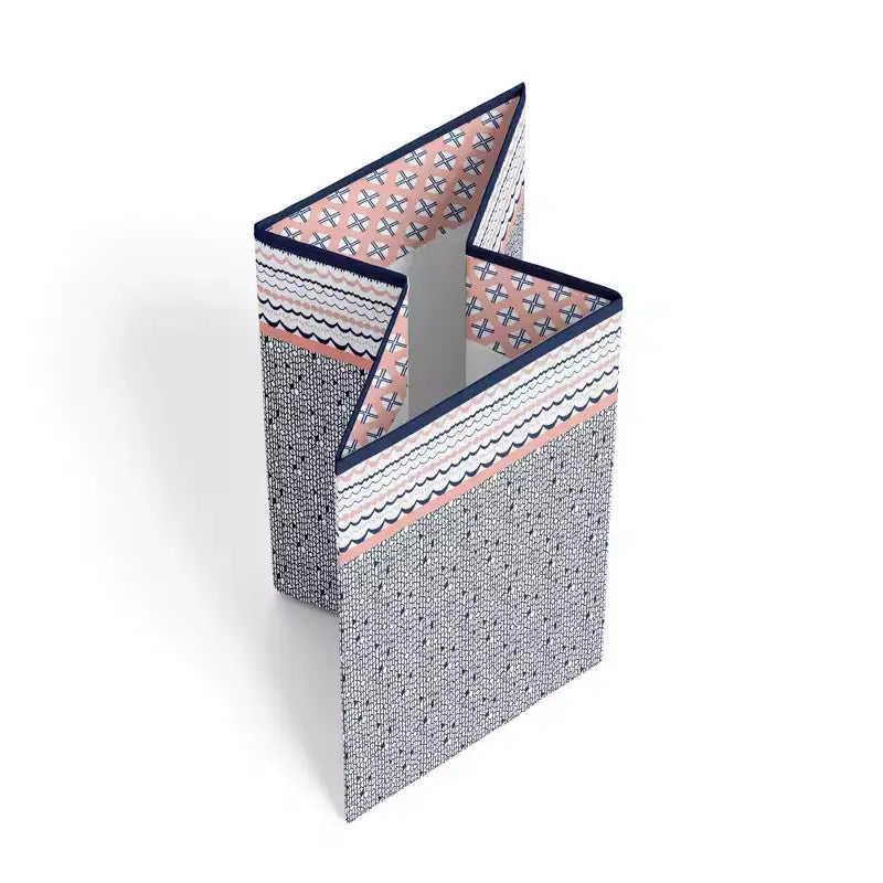 Bacati - Cesto portabiancheria pieghevole Olivia Corallo/Blu navy