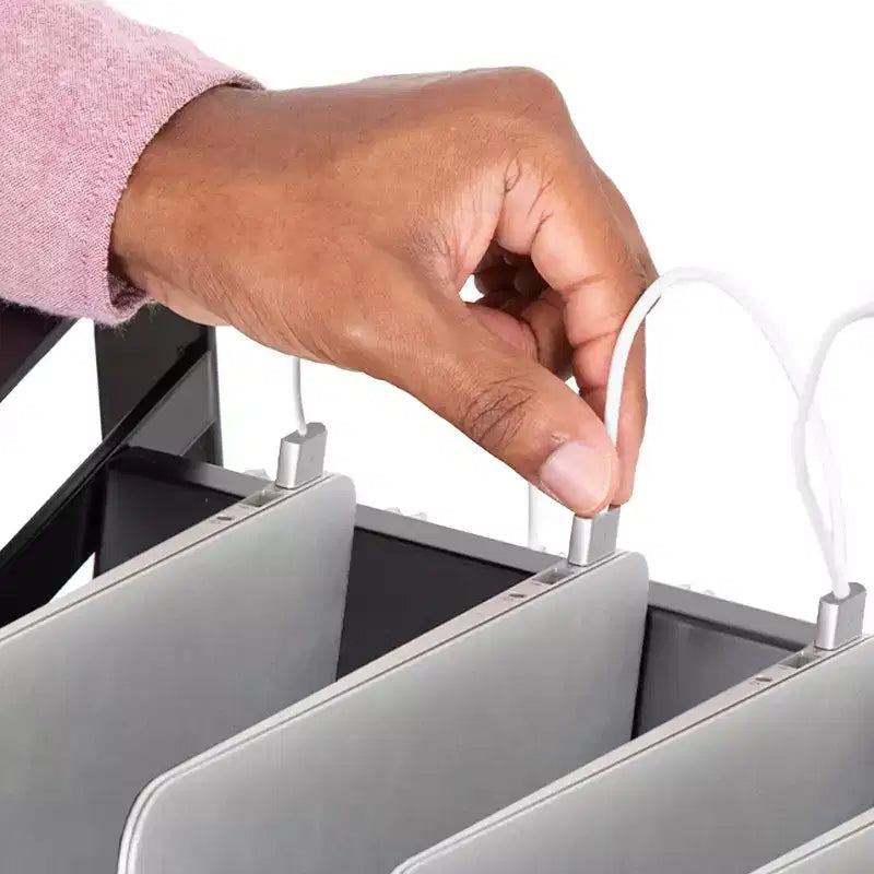 Carrello di ricarica aperto Line Leader, contiene fino a 16 dispositivi, nero