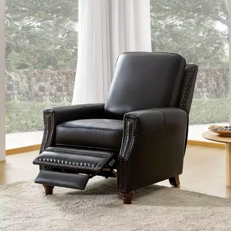 Poltrona reclinabile Theresa in vera pelle, stile transitorio, con borchie, per soggiorno e camera da letto | ART OF LIVING DESIGNS