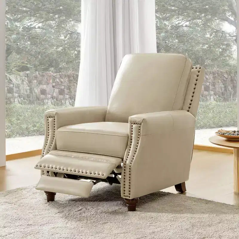 Poltrona reclinabile Theresa in vera pelle, stile transitorio, con borchie, per soggiorno e camera da letto | ART OF LIVING DESIGNS