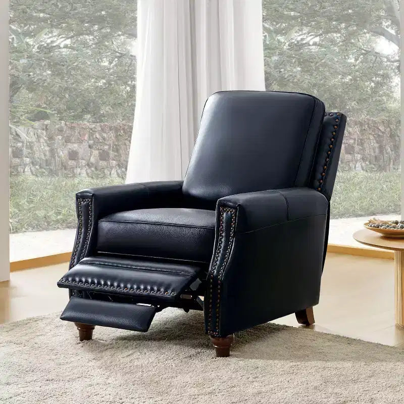 Poltrona reclinabile Theresa in vera pelle, stile transitorio, con borchie, per soggiorno e camera da letto | ART OF LIVING DESIGNS