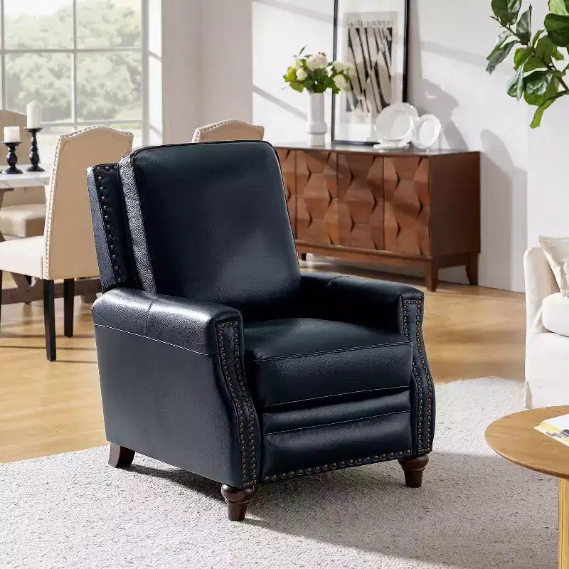 Poltrona reclinabile Theresa in vera pelle, stile transitorio, con borchie, per soggiorno e camera da letto | ART OF LIVING DESIGNS