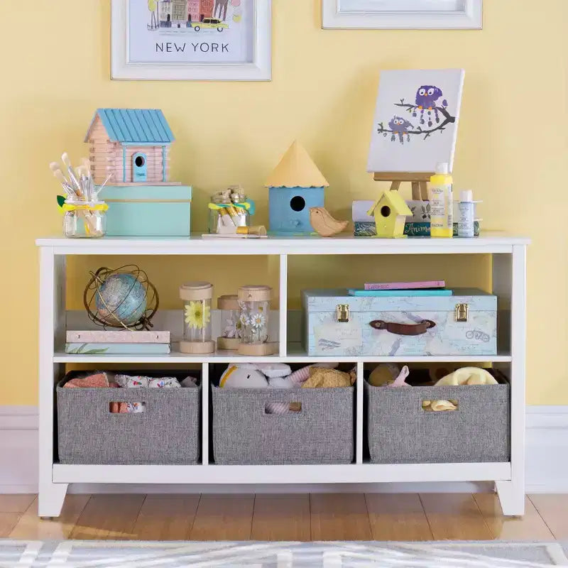 Libreria bassa per bambini Martha Stewart: libreria per bambini in legno da 60 cm, organizer per libri e giocattoli con contenitori in tessuto