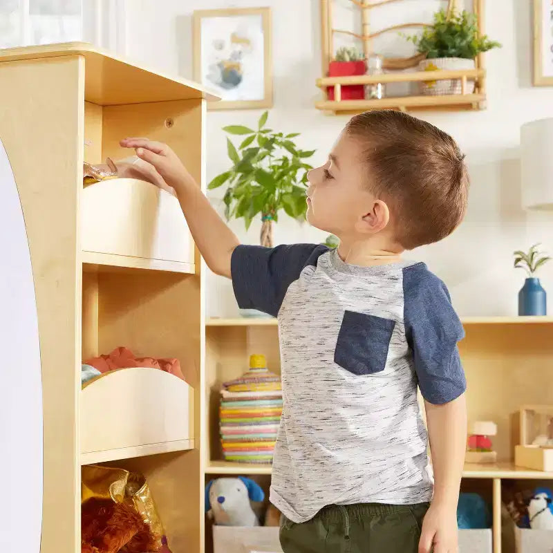 Guidecraft Centro di stoccaggio girevole per vestiti per bambini: stendino, organizzatore per armadietto per sala giochi e camera da letto con specchi e ripiani