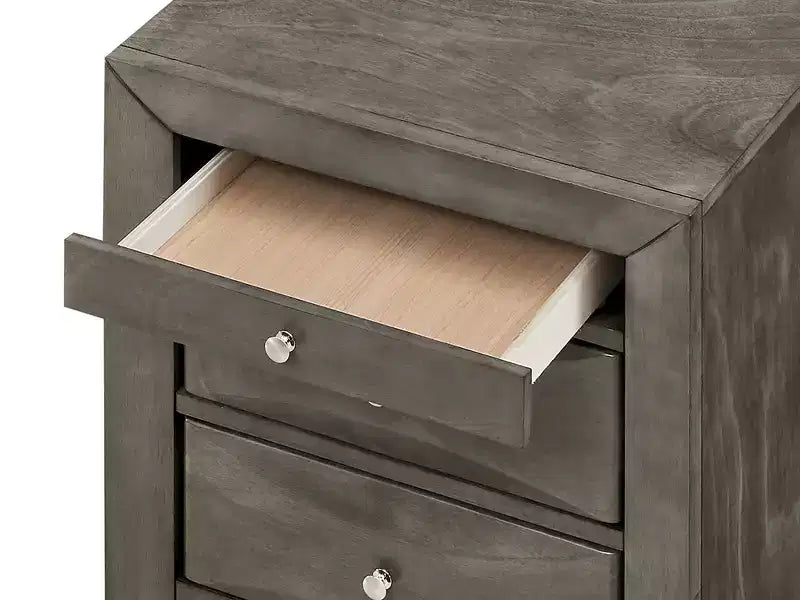 Comodino Marilla a 3 cassetti di Passion Furniture (71 cm A x 58 cm L x 43 cm P)