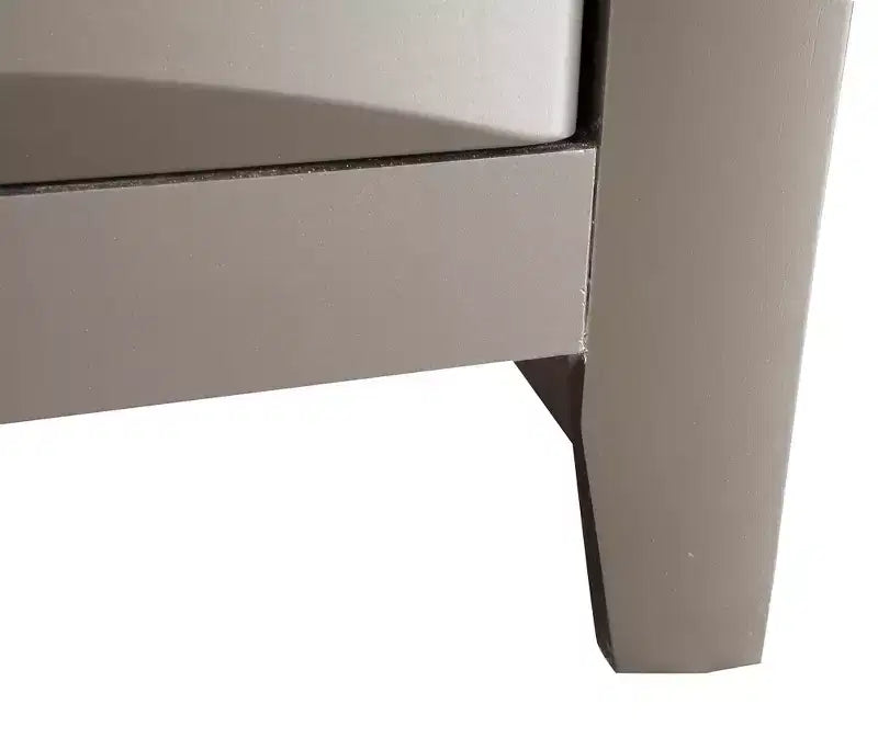 Comodino Marilla a 3 cassetti di Passion Furniture (71 cm A x 58 cm L x 43 cm P)