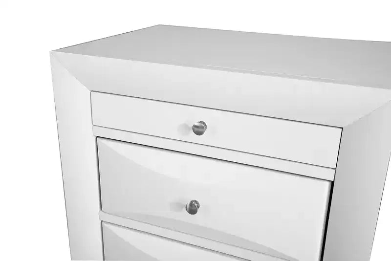 Comodino Marilla a 3 cassetti di Passion Furniture (71 cm A x 58 cm L x 43 cm P)