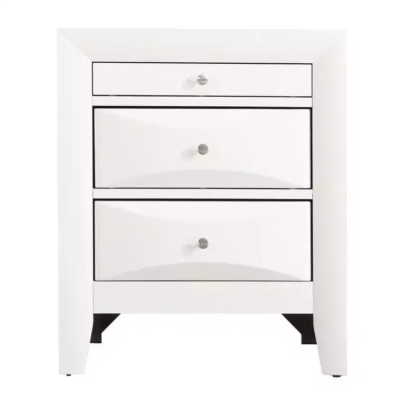 Comodino Marilla a 3 cassetti di Passion Furniture (71 cm A x 58 cm L x 43 cm P)