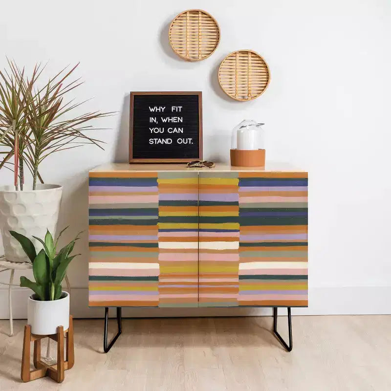 Credenza Gigi Rosado a righe marroni - Deny Designs