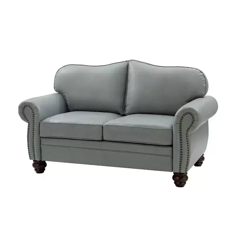 Divanetto Chesterfield Antonia largo 152 cm in vera pelle con finiture borchiate e braccioli arrotolati